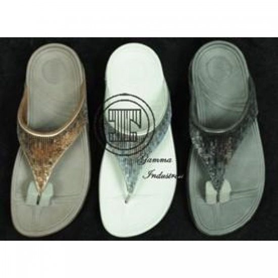 งานปักบนรองเท้า งานปักบนรองเท้า